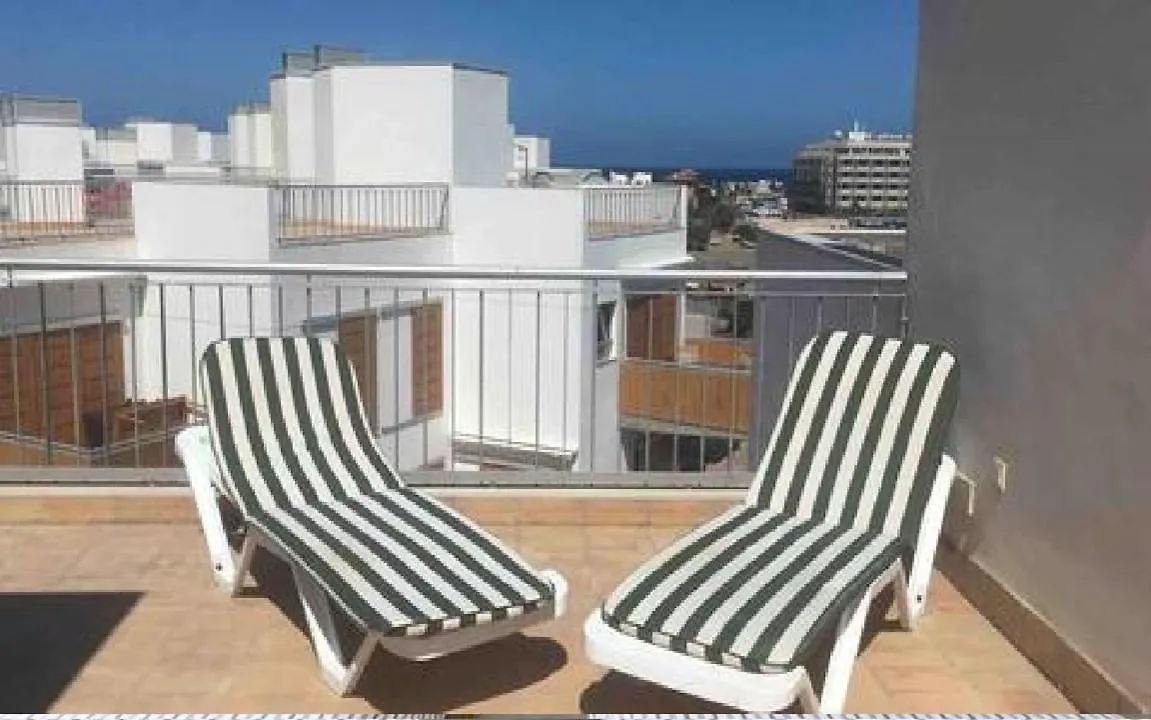 אל מדאנו Stunning Chic Penthouse Retreat In Front Of The Beach דירה אל מדאנו