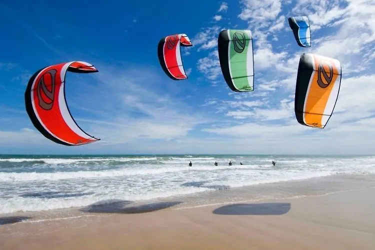 דירה אל מדאנו Stunning Chic Penthouse Retreat In Front Of The Beach