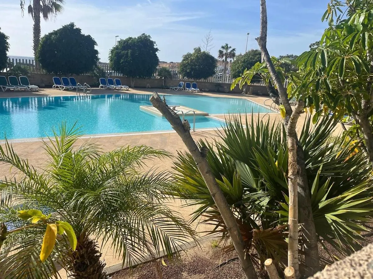 דירה אל מדאנו Stunning Chic Penthouse Retreat In Front Of The Beach ספרד