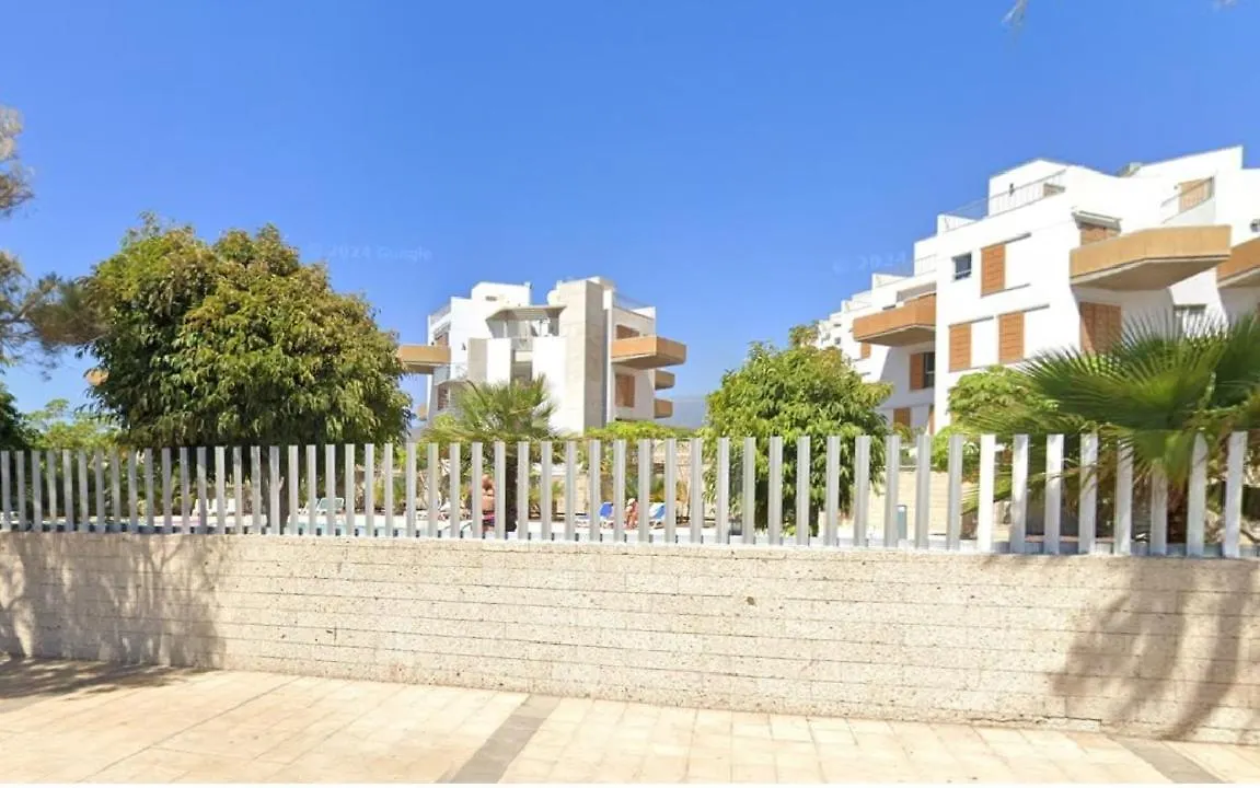 דירה אל מדאנו Stunning Chic Penthouse Retreat In Front Of The Beach ספרד