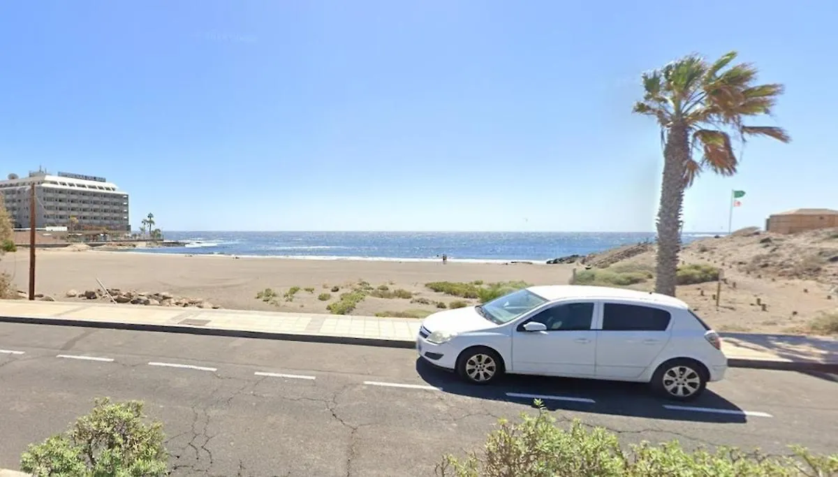 דירה אל מדאנו Stunning Chic Penthouse Retreat In Front Of The Beach
